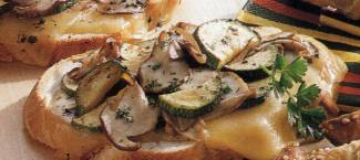 Crostini funghi e zucchine
