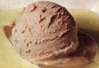 Gelato alla crema con pere
