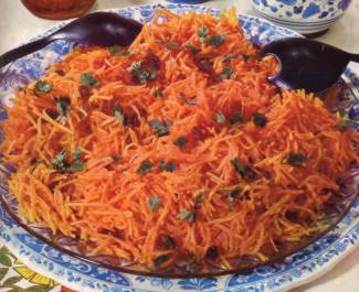 Insalata di carote e uva secca