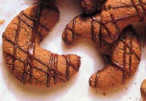 Mezzelune alle nocciole
