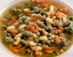 Mix di passatelli in brodo