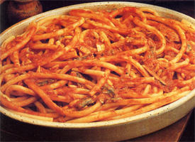 Pasta con sarde e uvetta