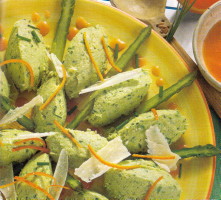 Petali di purea di asparagi