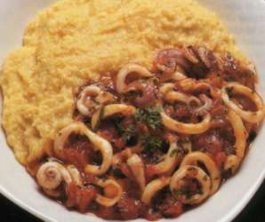Polenta ai calamari