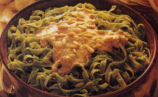 Tagliatelle verdi alle noci